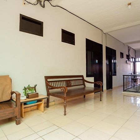 Reddoorz Near Margonda Raya Hotel Depok Kültér fotó