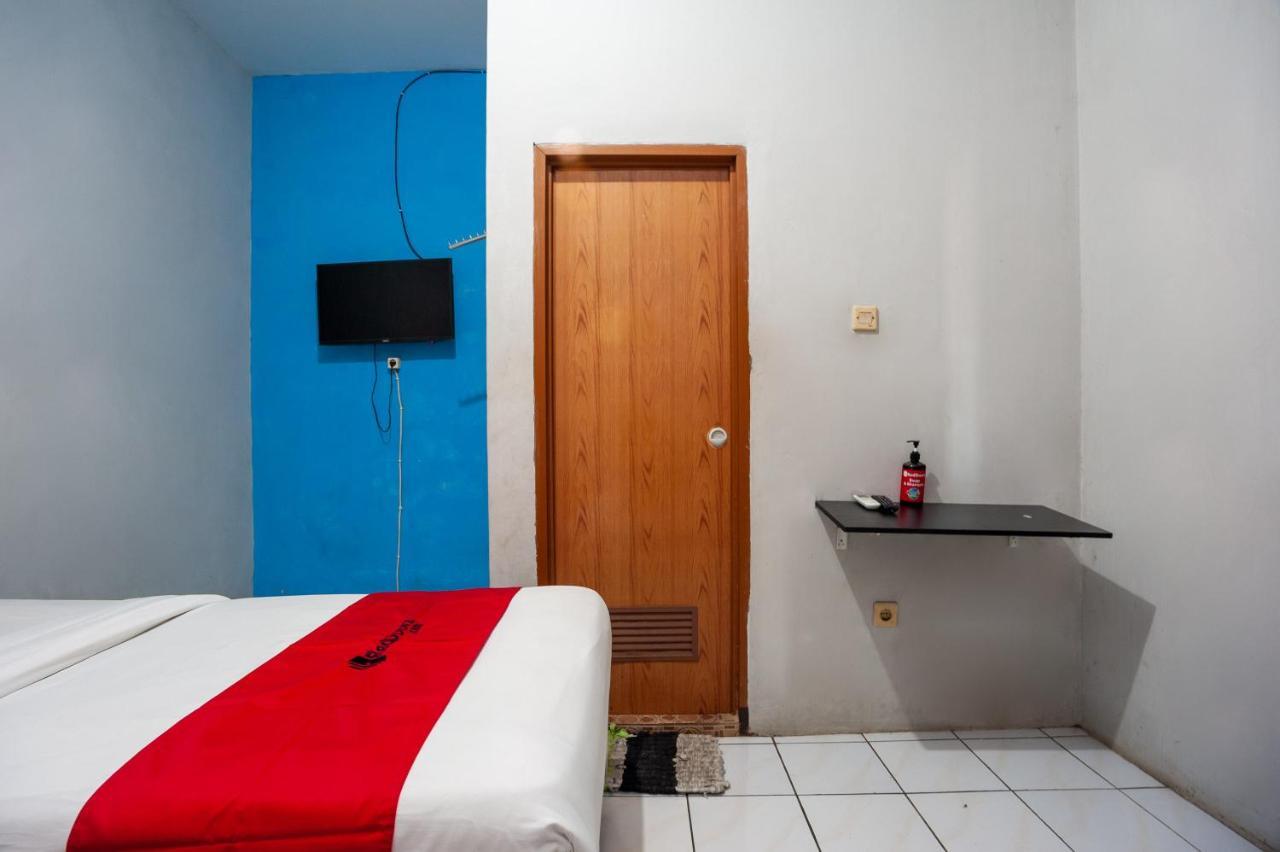 Reddoorz Near Margonda Raya Hotel Depok Kültér fotó